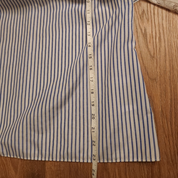 Stunning blouse with lace details - Picture 7 of 9